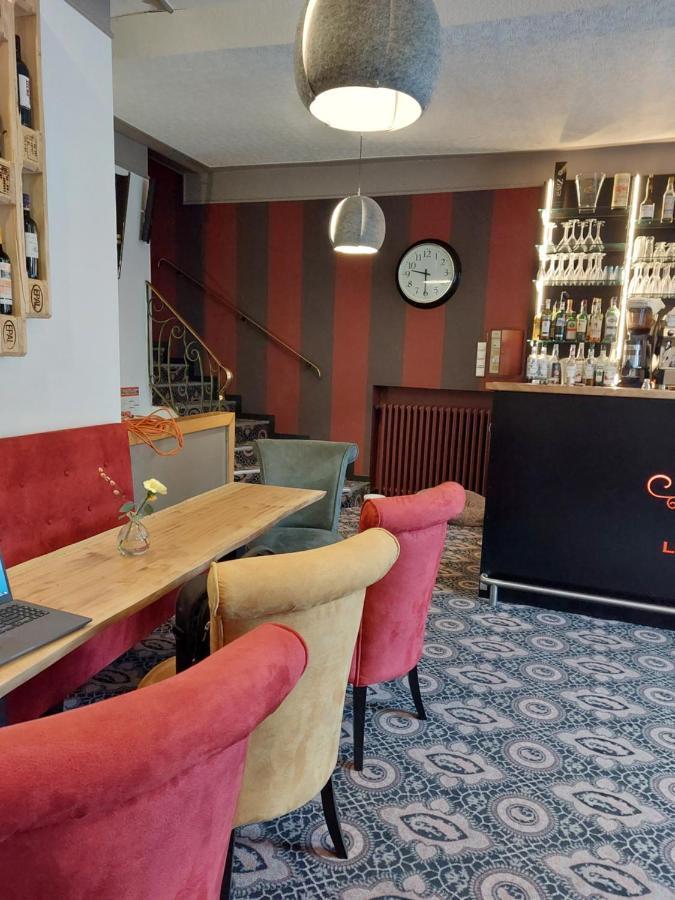 Logis Hotel Le Grand Cerf Ernee Экстерьер фото