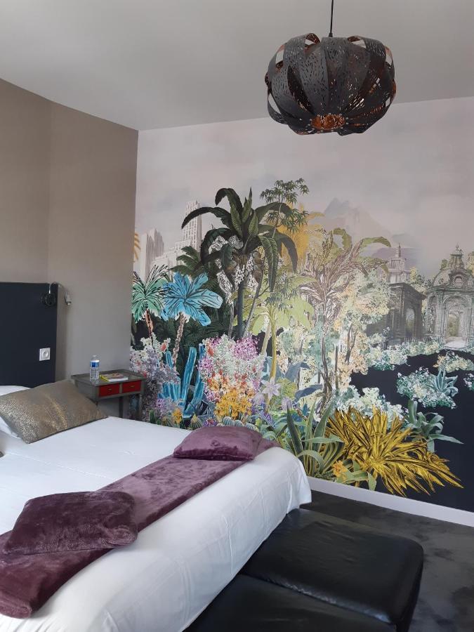 Logis Hotel Le Grand Cerf Ernee Экстерьер фото